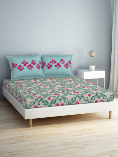 https://cdn.shopify.com/s/files/1/1857/6931/products/f06c6619-0d5c-43e6-84eb-85db986a80471698474385336-SPACES-Aurum-Blue-Ethnic-Motifs-Pure-Cotton-140-TC-Queen-Bed-1.jpg?v=1703243838